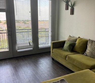 Addison Apartment | The Link & Lounge, Close to Everything