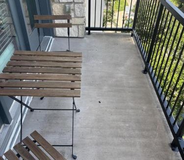 Addison Apartment | The Link & Lounge, Close to Everything