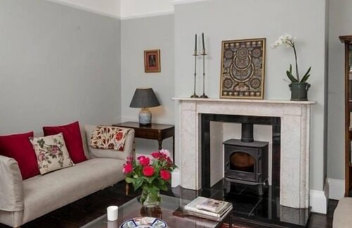 Newark Bed & Breakfast | The Lions