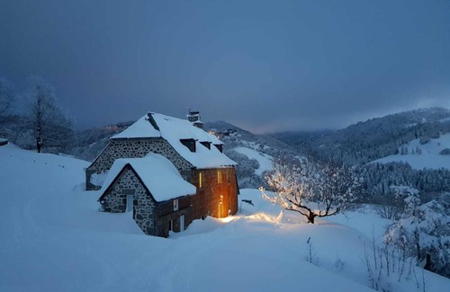 Saint-Jacques-des-Blats House | The Lioran: family house for 13 people near the ski slopes