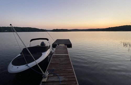 Haliburton Cottage | The Little Fox Cottage - On the water, 3 min to town