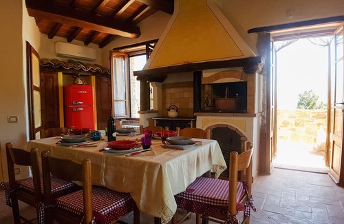 Castiglion Fosco House | THE LITTLE HOUSE IN THE WOOD