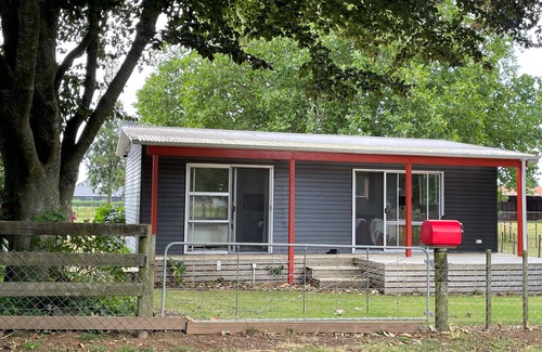 Pukemoremore House | The Little House is in a rural setting 8 minutes to Cambridge.