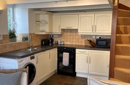 Pentewan Cottage | The Little Lighthouse - 2 mins from beach