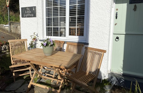 Pentewan Cottage | The Little Lighthouse - 2 mins from beach