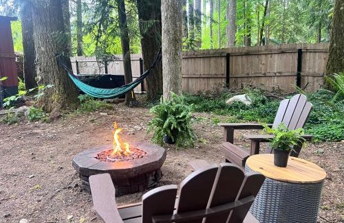 Rhododendron House | The Little Lolo Lodge