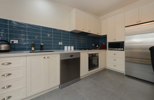 Battery Point Apartment | The Little Lollyshop Apartment in Battery Point