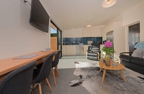 Battery Point Apartment | The Little Lollyshop Apartment in Battery Point