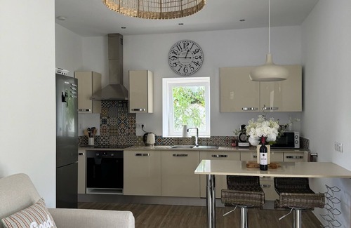 Loule House | The Little Wine House - Maison & Jardin Privés au Calme Proche Albufeira