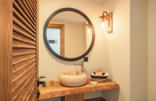 Cesme Hotel | The Local House Ayasaranda