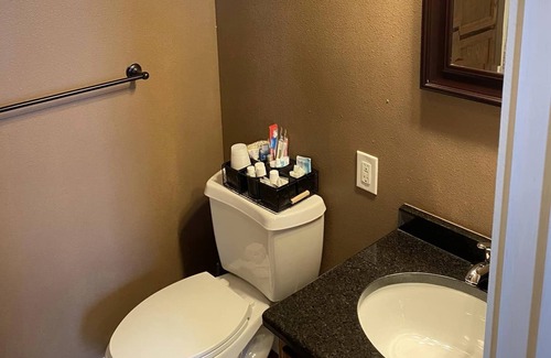 Lockhart Bed & Breakfast | The Lockhart Courthouse View on the Square 20 min. to ABIA & CotA; BBQ & Music