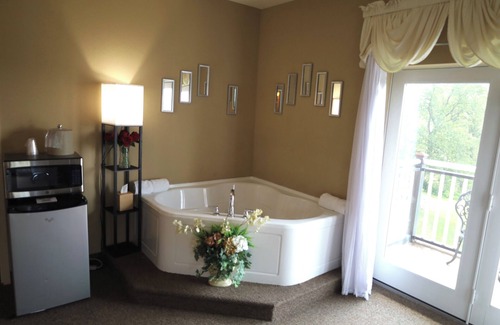 Danielsville Cabin | The Lodge at Woodstone Country Club