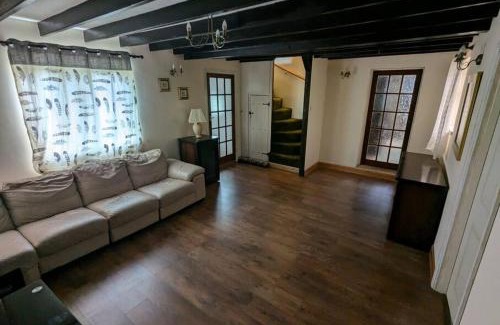 Birchgrove Apartment | The Lodge - Built in the 1850s