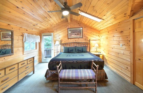 Lake George Resort | The Lodges at Cresthaven