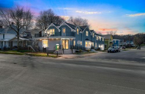 Middlebury House | The Loft 3BR Apartment with Scenic Deck