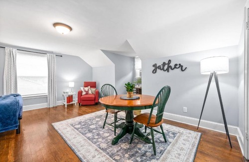 Clarksville House | The Loft at Madison Terrace - Private Unit (102 Madison Terrace)