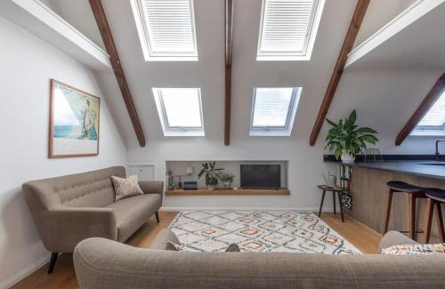 Pease Pottage Apartment | The Loft