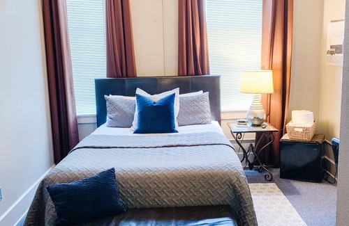 Magnolia House | The Loft on the Square Guest Suites