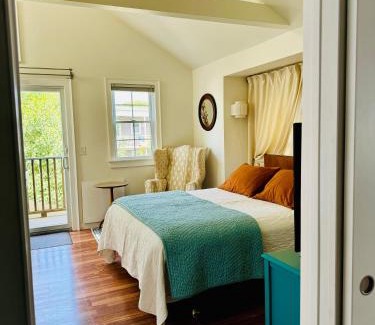 Salem House | The Loft