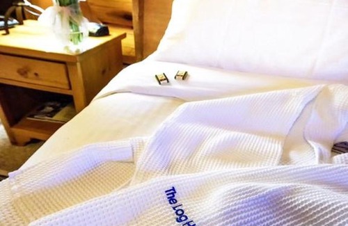 Pemberton Hotel | The Log House Inn