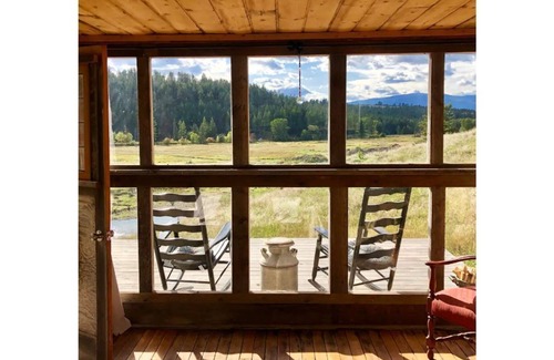 Eureka Cabin | The Logger Cabin - Glamping on the Tobacco River