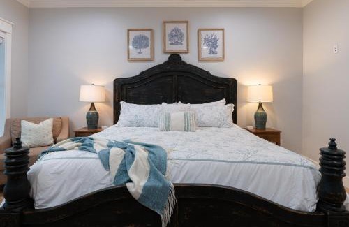 Crystal Beach House | The Lone Palm Resort