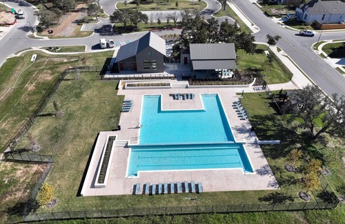 Kyle House | The Lone Star - A Perfect Place to Unwind