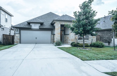 Kyle House | The Lone Star - A Perfect Place to Unwind