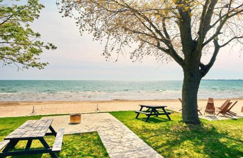 Wainfleet Apartment | The Long Beach Resort - Beachfront Cottages & Townhouse Suites