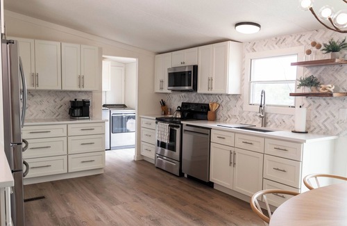 Lake Bridgeport House | The Lookout at Lakewood, Lakefront Paradise with Ultimate Entertainment, Hot Tub and Dock
