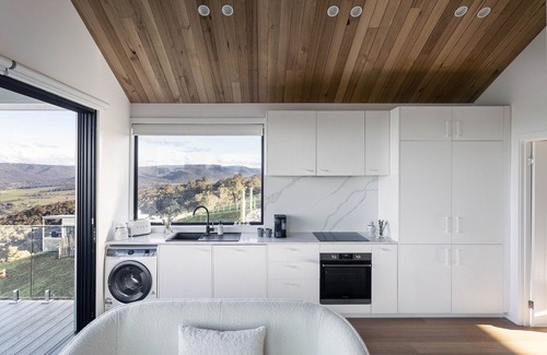 Myrrhee Cabin | The Lookout by Mt Bellevue - Stay at our Vineyard with Views Forever!