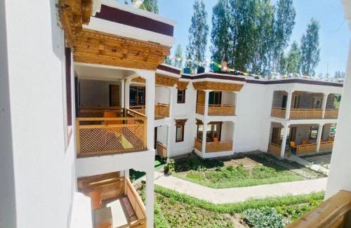 Hunder Hotel | The Lossar Residency