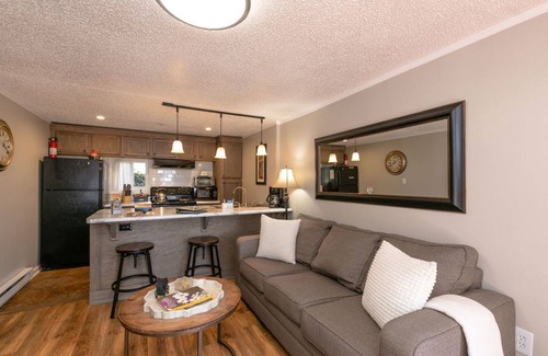 East End - Valley Street Ski Chalet | The Lower Berne offers all the conveniences of home in a secluded wooded setting