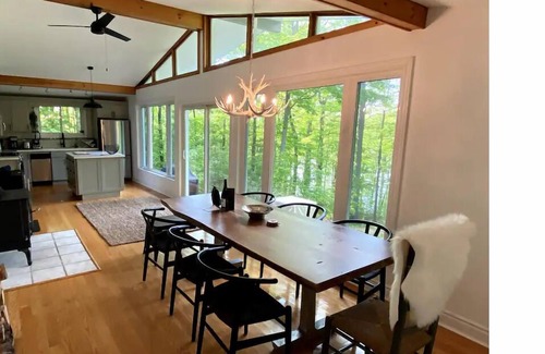 Frontenac Cottage | The Lowry Lakehouse, your South Frontenac cottage retreat