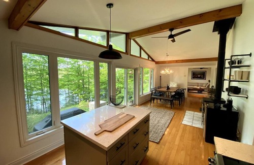 Frontenac Cottage | The Lowry Lakehouse, your South Frontenac cottage retreat