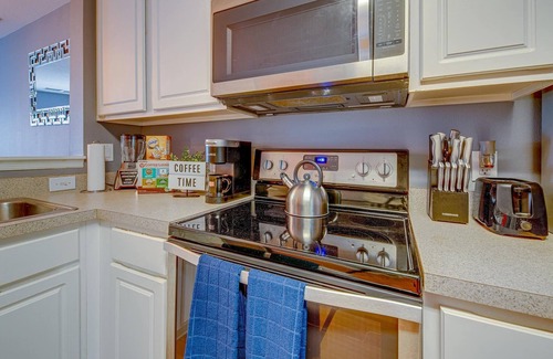 Lake Mary House | The Lux At Lake Mary in Quiet Gated Community.