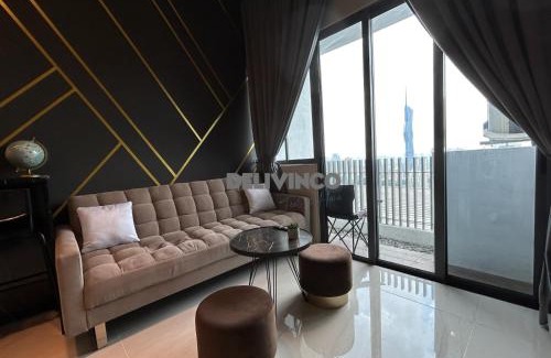 Kuala Lumpur City Centre Apartment | The Luxe - KLCC View - 3 pax Balcony at 41 floor