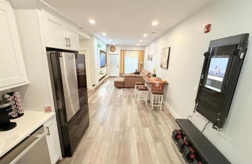 Paterson Apartment | The Luxury Suite - 1BR with Gym & Office