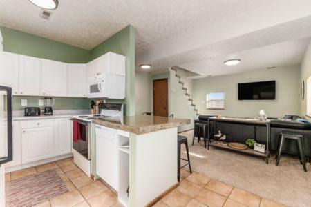 Lewis Center House | The Mad Cat Inn