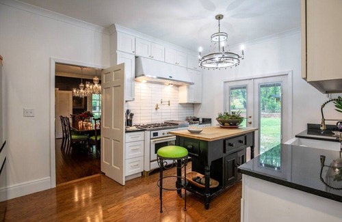 Oxford House | The Magnolia Ann Luxe Stay by Velvet Ditch Villas