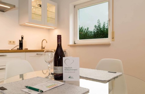 Neuravensburg Apartment | The Magnolia - Berlinger Guest House