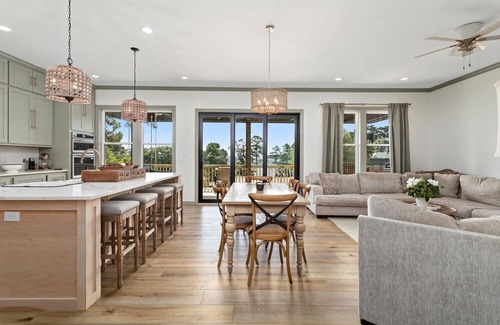 Jasper House | The Magnolia Ridge Retreat
