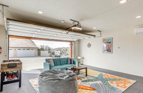 Yucca Valley House | The Maharaja Retreat with Hot Tub and EV Charger!