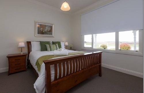 Killarney House | The Main House at Calgary House & Cottage