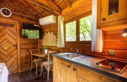 Montauroux Cabin | The Maisonette in the Trees "Les Lavandins"