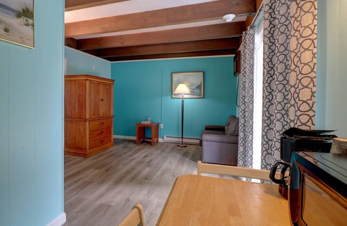 Ogunquit - Wells Hotel | The Majestic Regency Resort