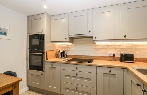 Blandford Forum Cottage | THE MALTHOUSE, pet friendly, with a garden in Blandford Forum