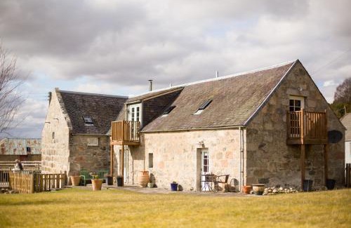 Nethy Bridge House | The Maltings - lodge with hot tub
