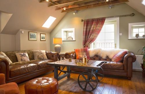 Nethy Bridge House | The Maltings - lodge with hot tub