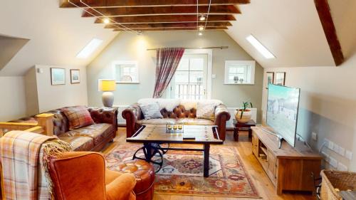 Nethy Bridge House | The Maltings - lodge with hot tub